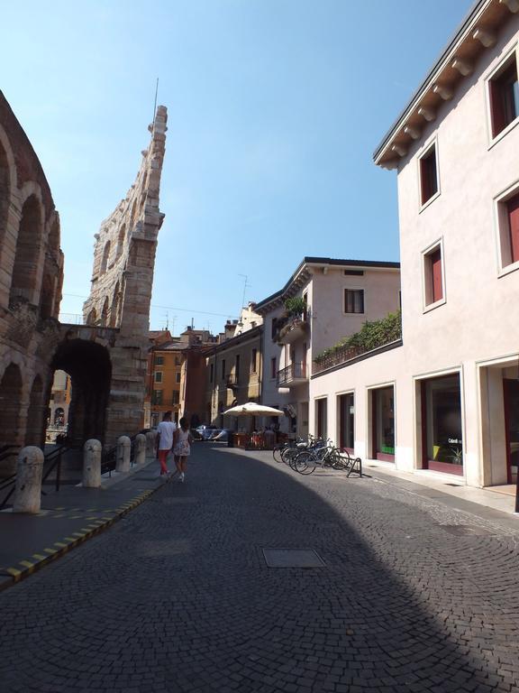 La Terrazza Sull'Arena Apartment Verona Bagian luar foto