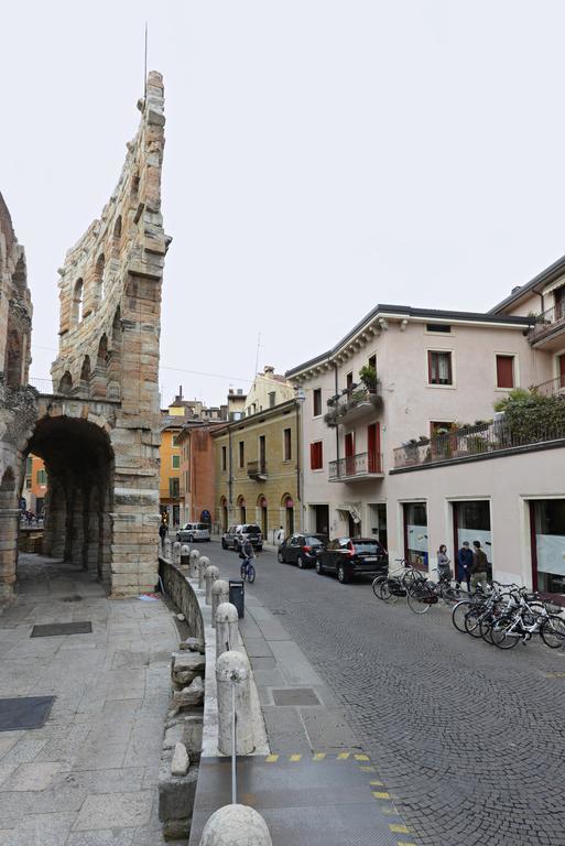 La Terrazza Sull'Arena Apartment Verona Bagian luar foto
