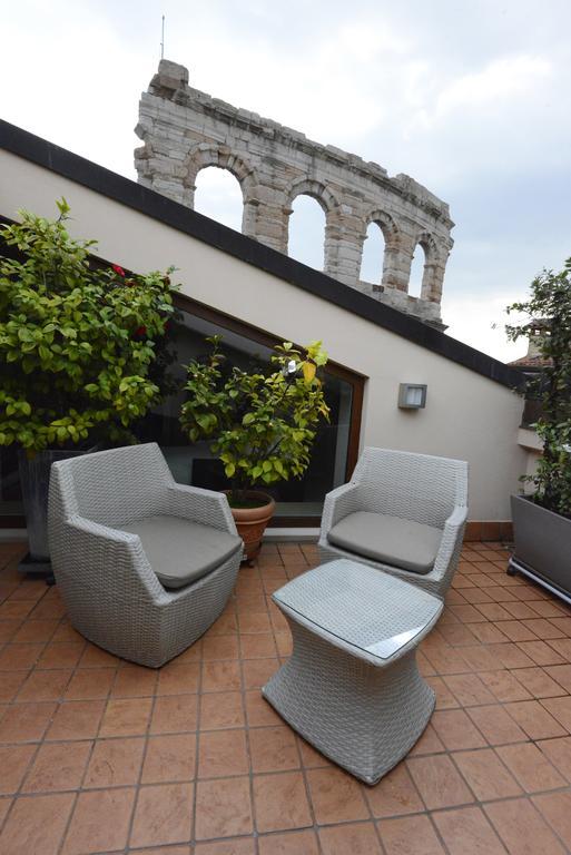 La Terrazza Sull'Arena Apartment Verona Bagian luar foto
