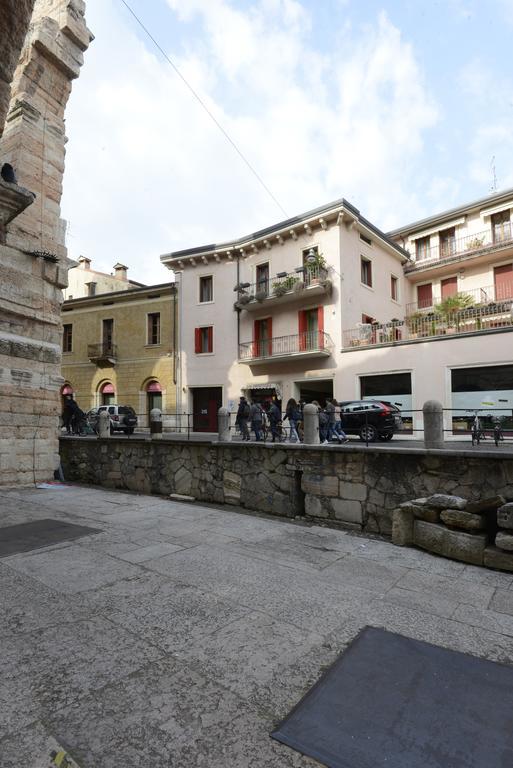 La Terrazza Sull'Arena Apartment Verona Bagian luar foto