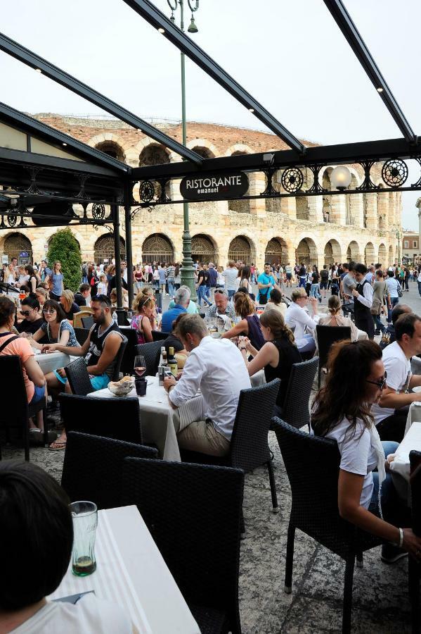 La Terrazza Sull'Arena Apartment Verona Bagian luar foto